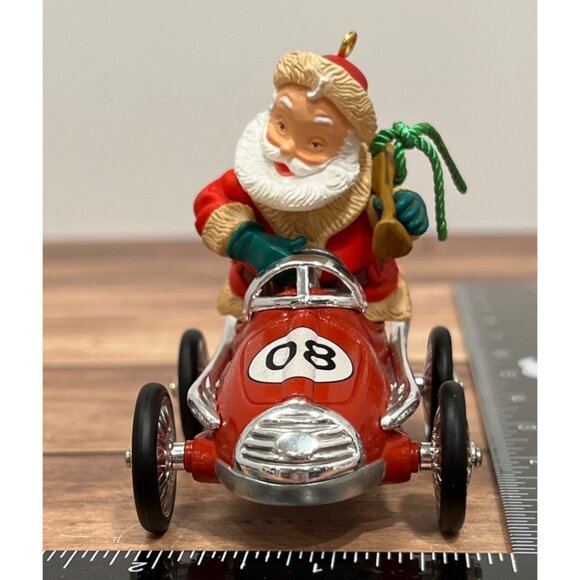 2008 HALLMARK KEEPSAKE ORNAMENT QXC8014 SANTA TAKES A SPIN RACE PEDAL CAR - Picture 6 of 10